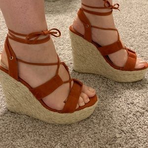 Liliana Wedge Sandals Orange Rust Suede Sz 7.5!